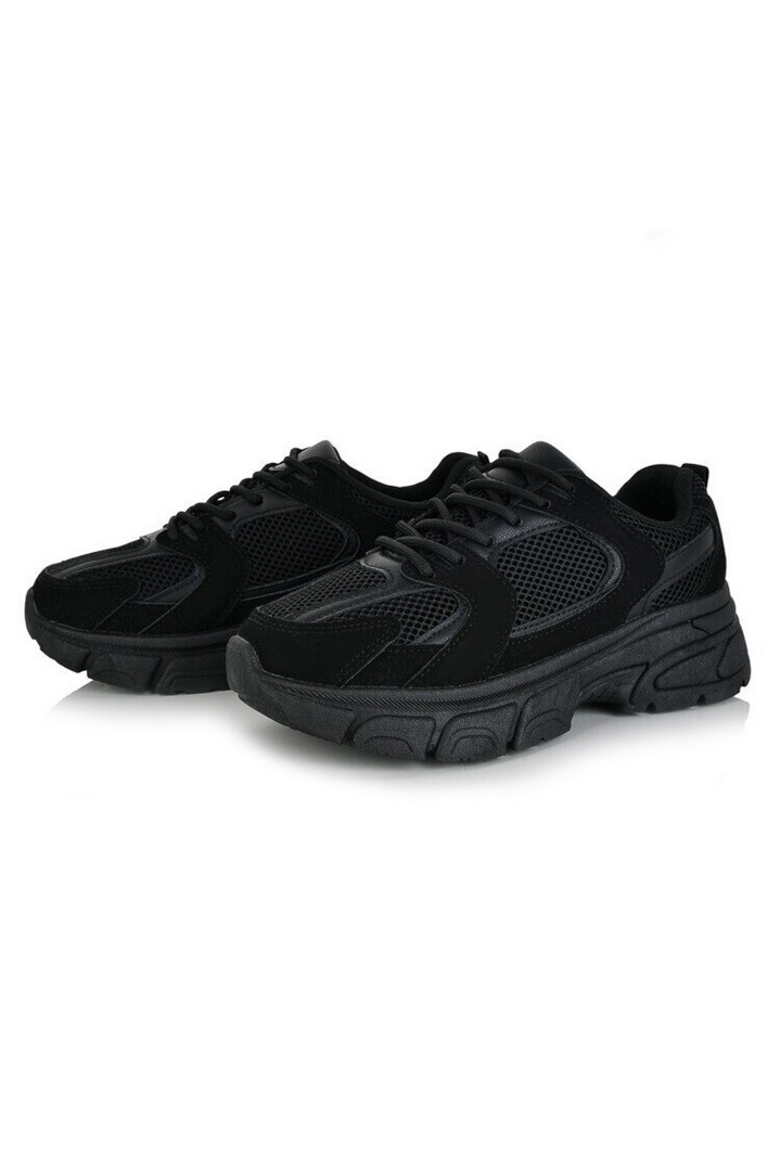 Кросівки жіночі