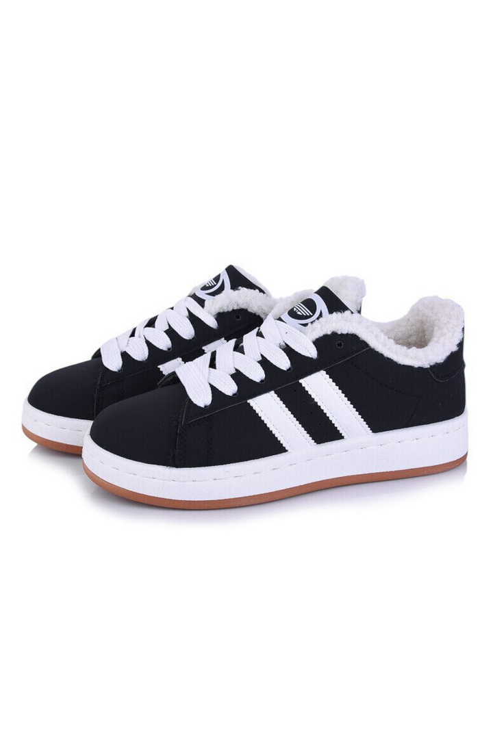 Кросівки жіночі